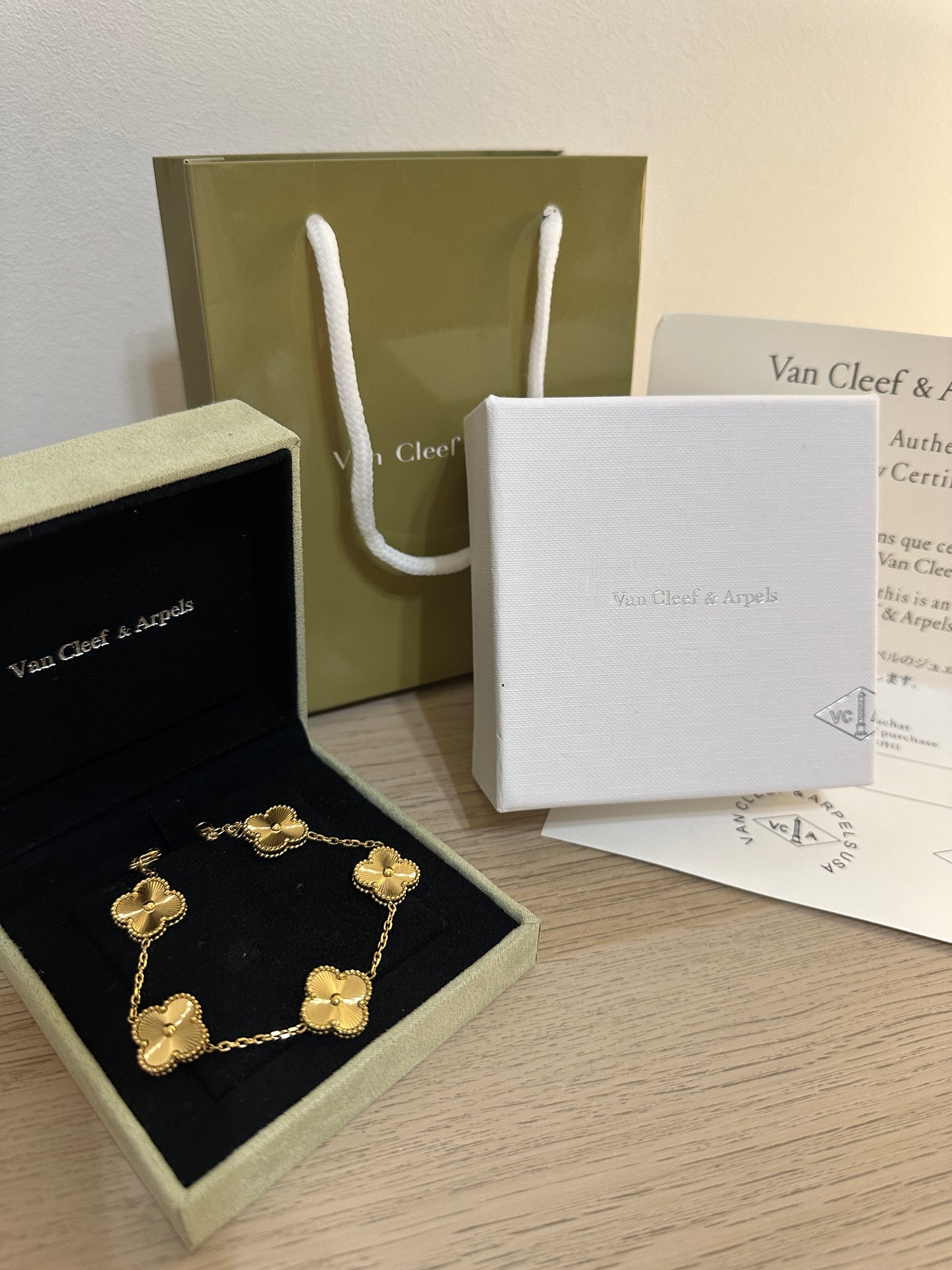 VC Gold Bracelet 5 Motifs